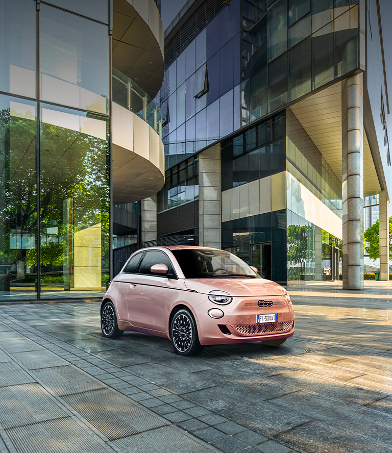 Fiat 500e, l'auto elettrica in versione Berlina, Cabrio e 3+1